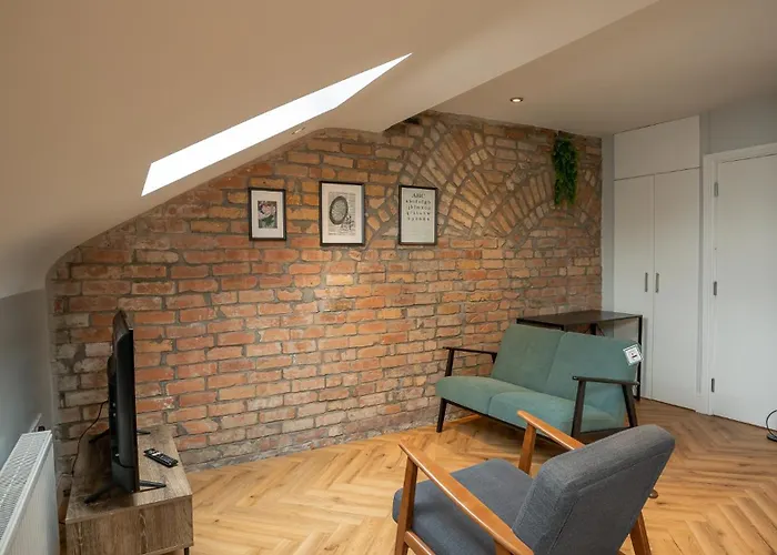2 Bdr & 1 Bdr Apartments At Queens Uni By Belfast City Breaks