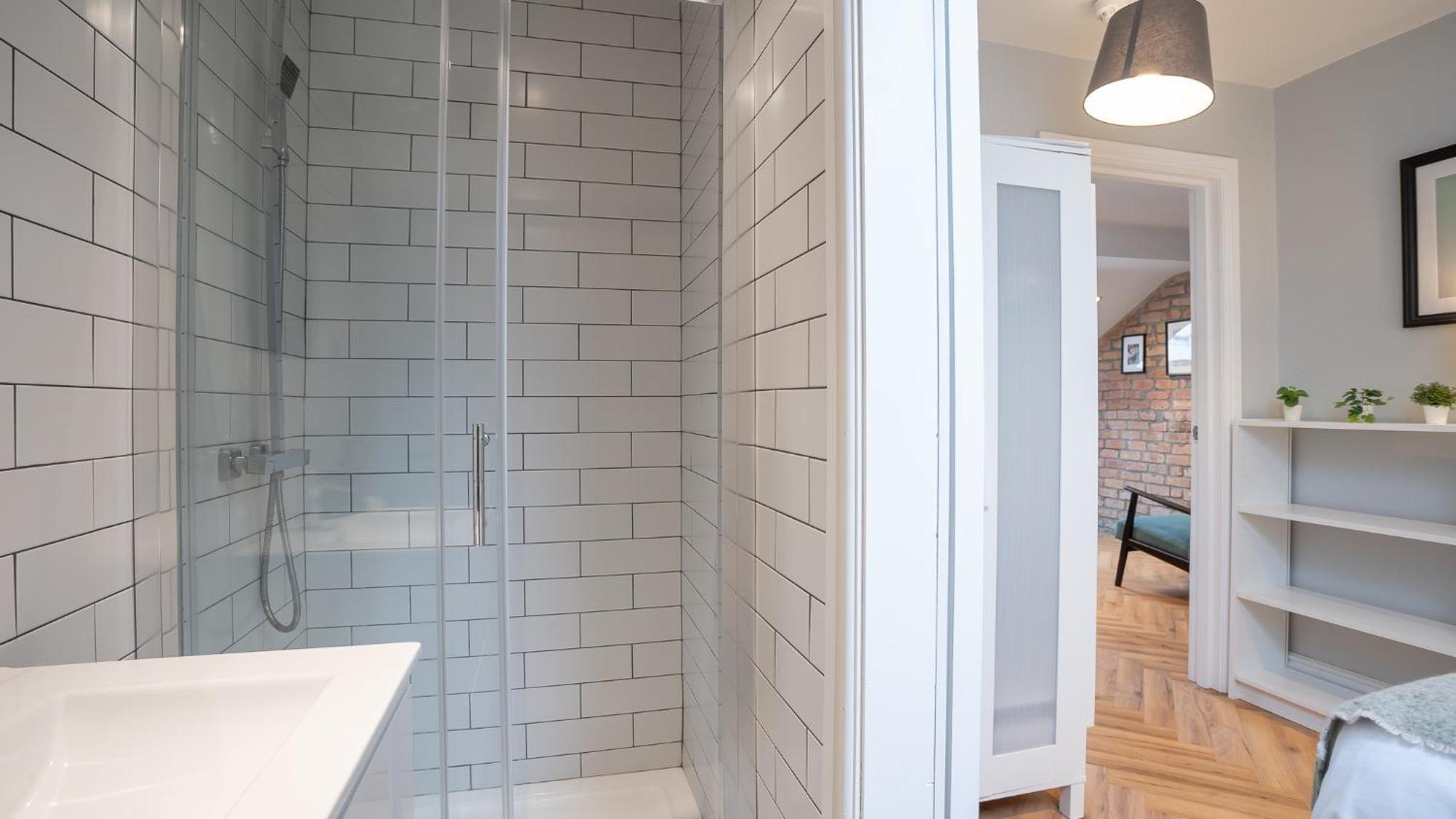 Apartment 2 Bdr & 1 Bdr At Queens Uni By Breaks Belfast